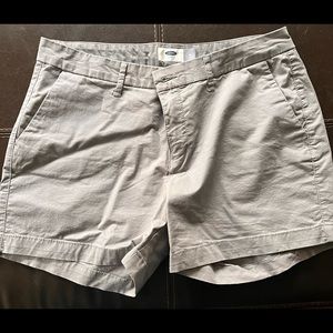 Never worn! Gray Old Navy cargo shorts. Women’s size 8.